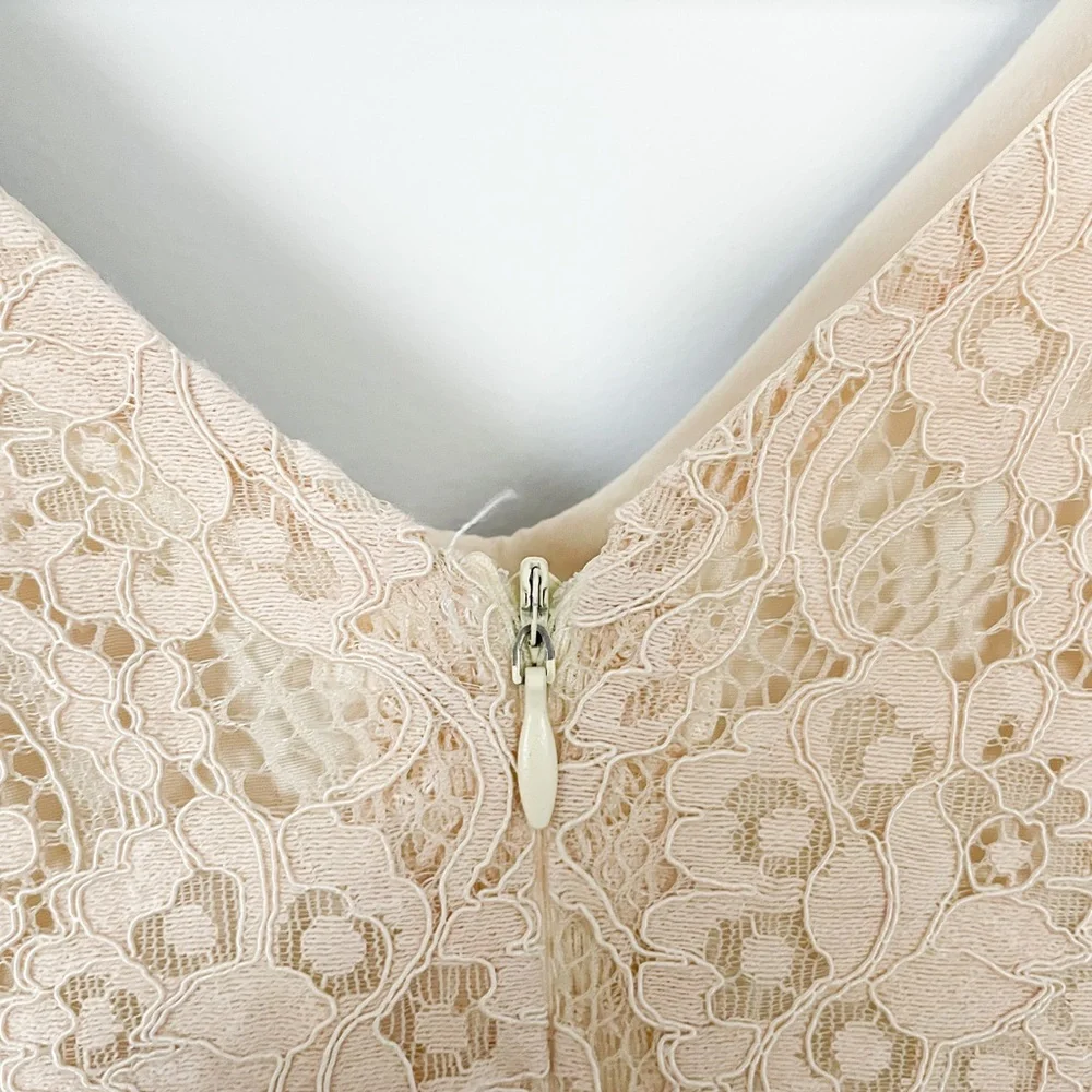 Stoneflower Lace Dress - Picture 3 of 4